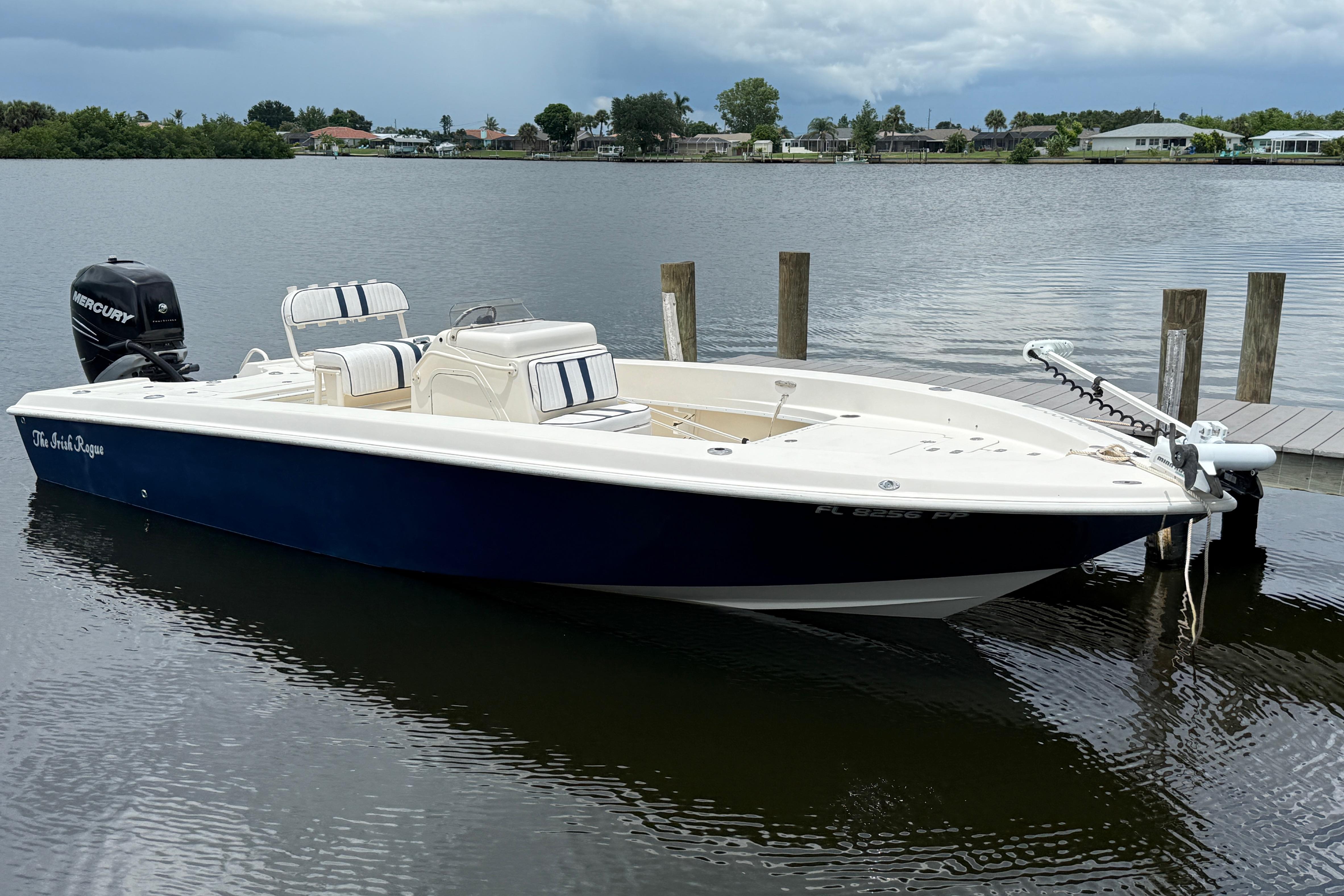 2014 Young Boats 24 Center Console Bay Boat