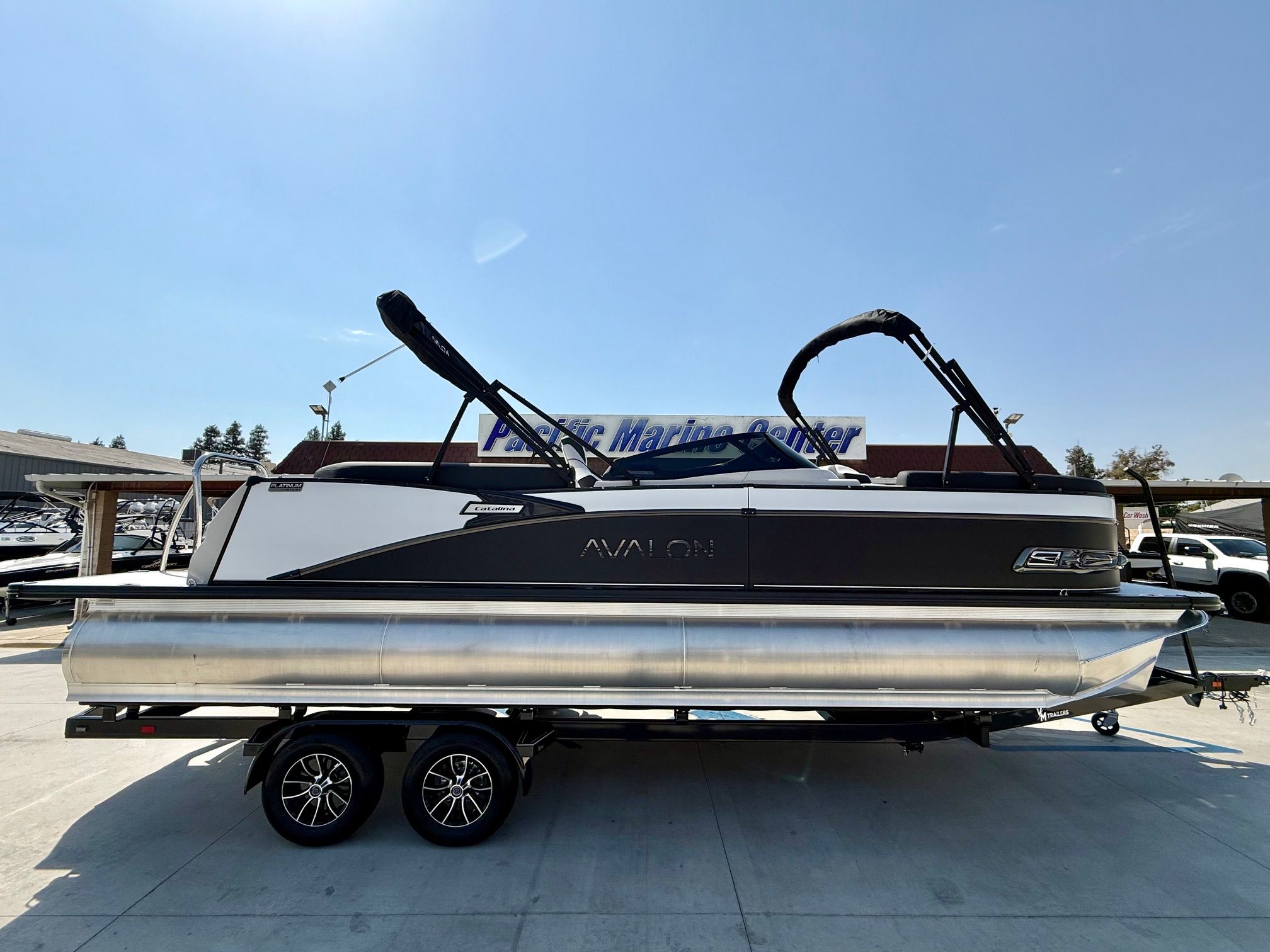 2026 Avalon 25' Catalina platinum Elite Windshield w/ 250HP Mercury!