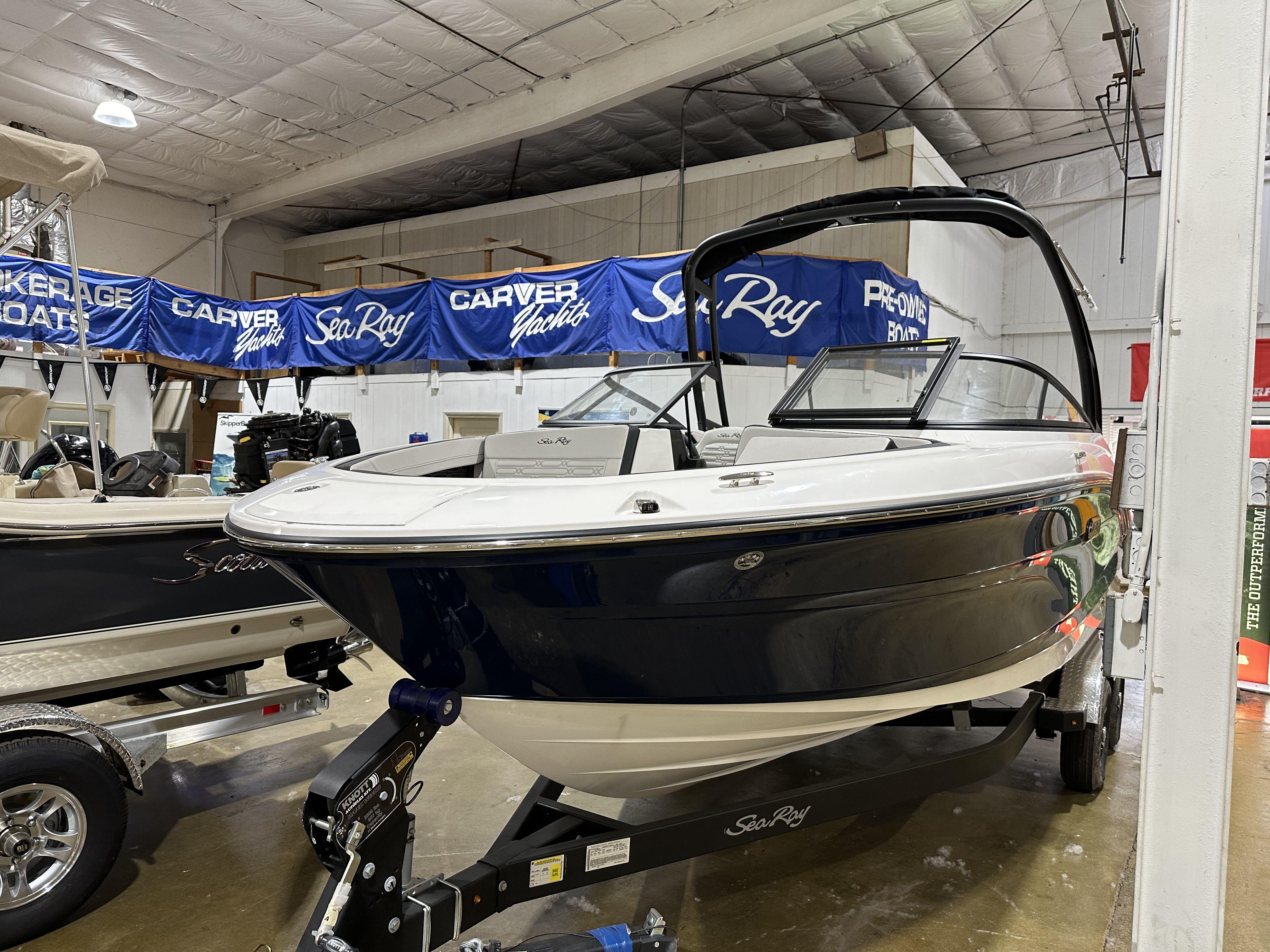 Sea Ray SPX 210 Image 1