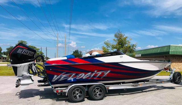 2025 Velocity Powerboats 260VR