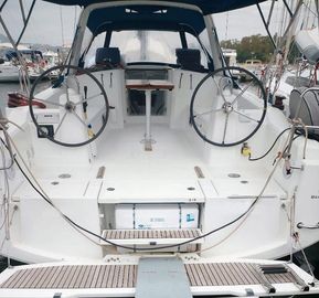 2016 Beneteau Oceanis 38.1