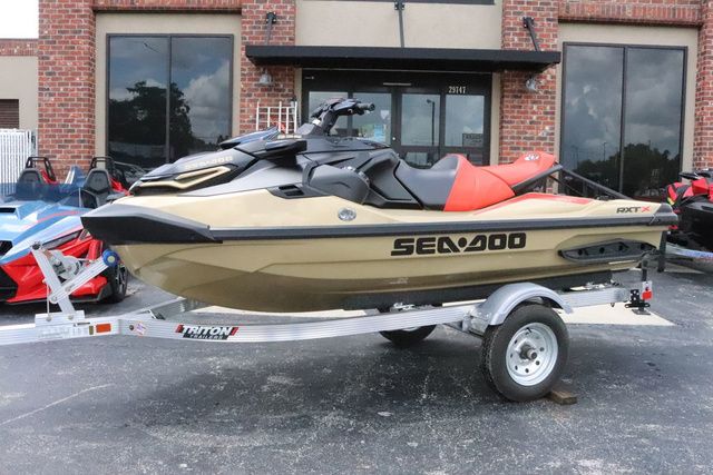 Sea-Doo RXT-X™ 325 Metallic Tan / Lava Red Premium