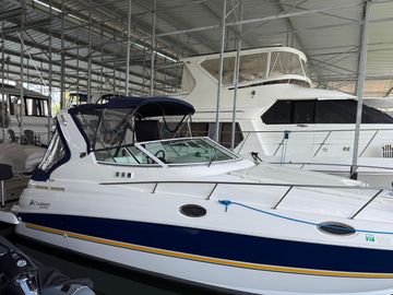 2004 Cruisers Yachts 280 Express