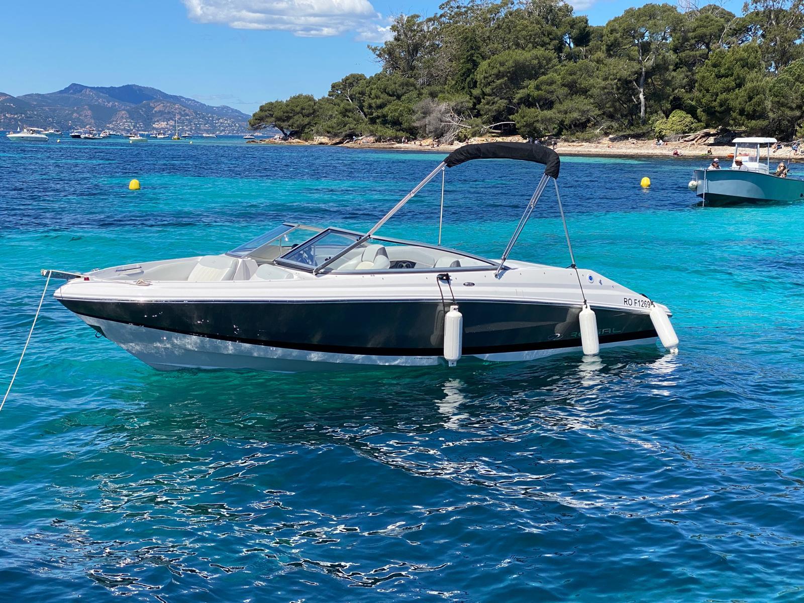 Regal 2000 Bowrider