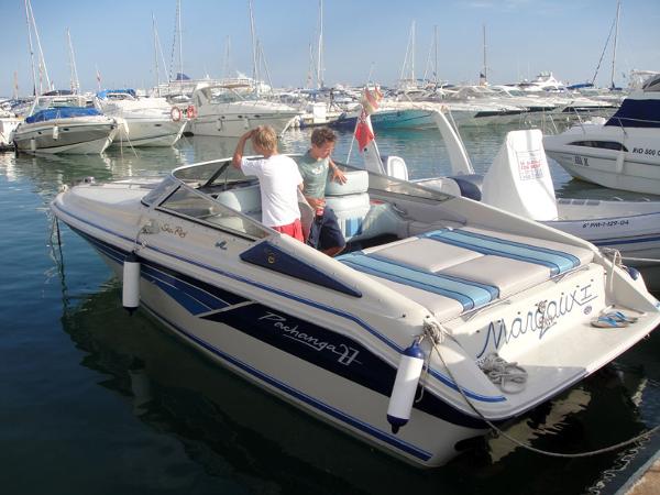 1989 Sea Ray Pachanga 27