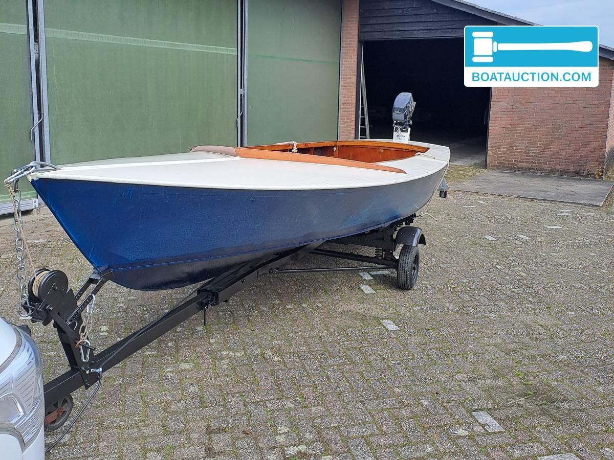 1900 Open Boat 600