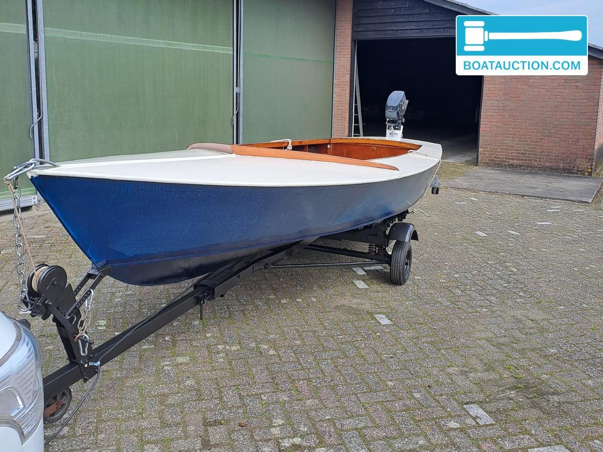 1900 Open Boat 600