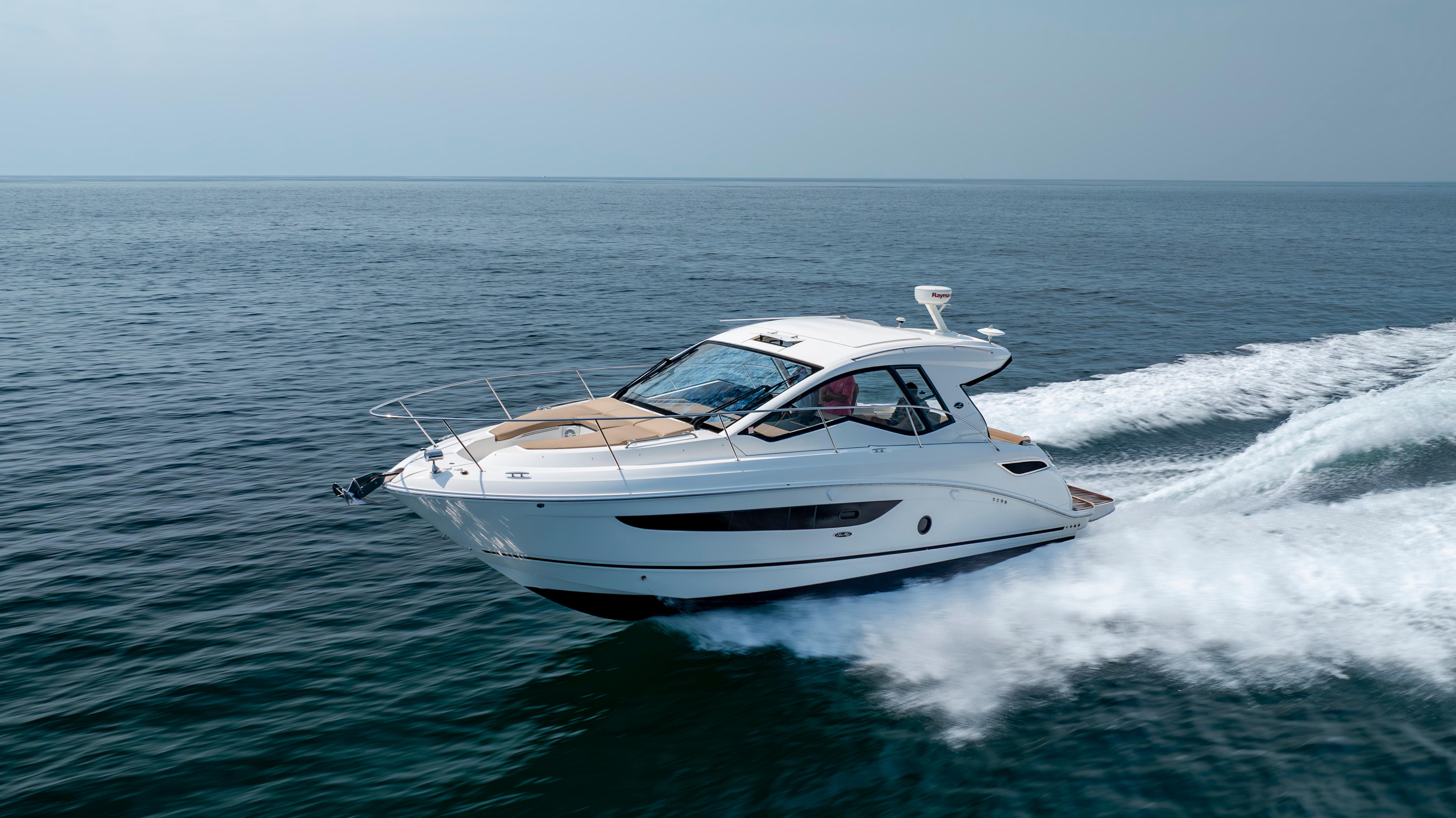 2017 Sea Ray Sundancer 350 Coupe