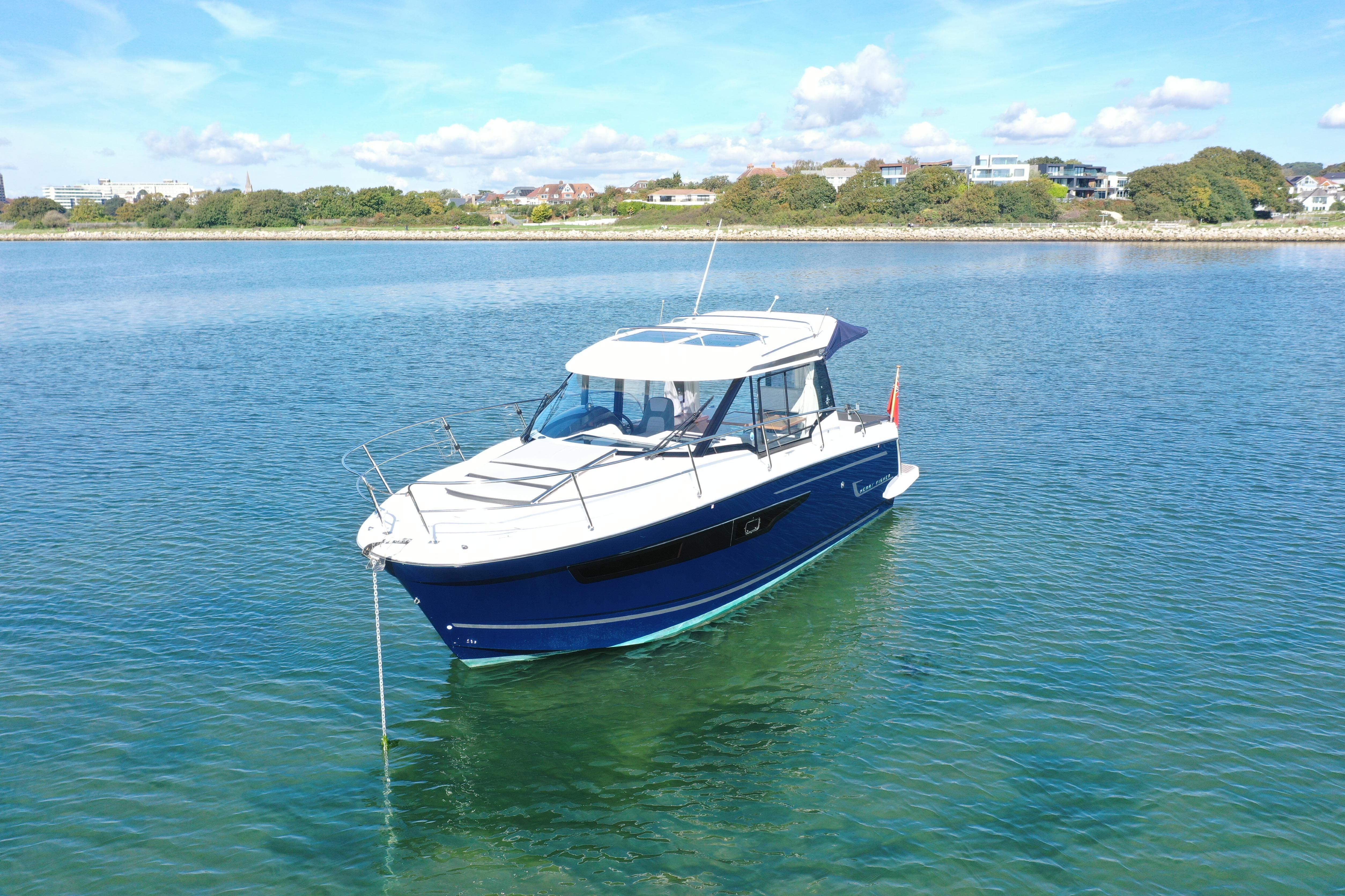 2022 Jeanneau Merry Fisher 895 Offshore