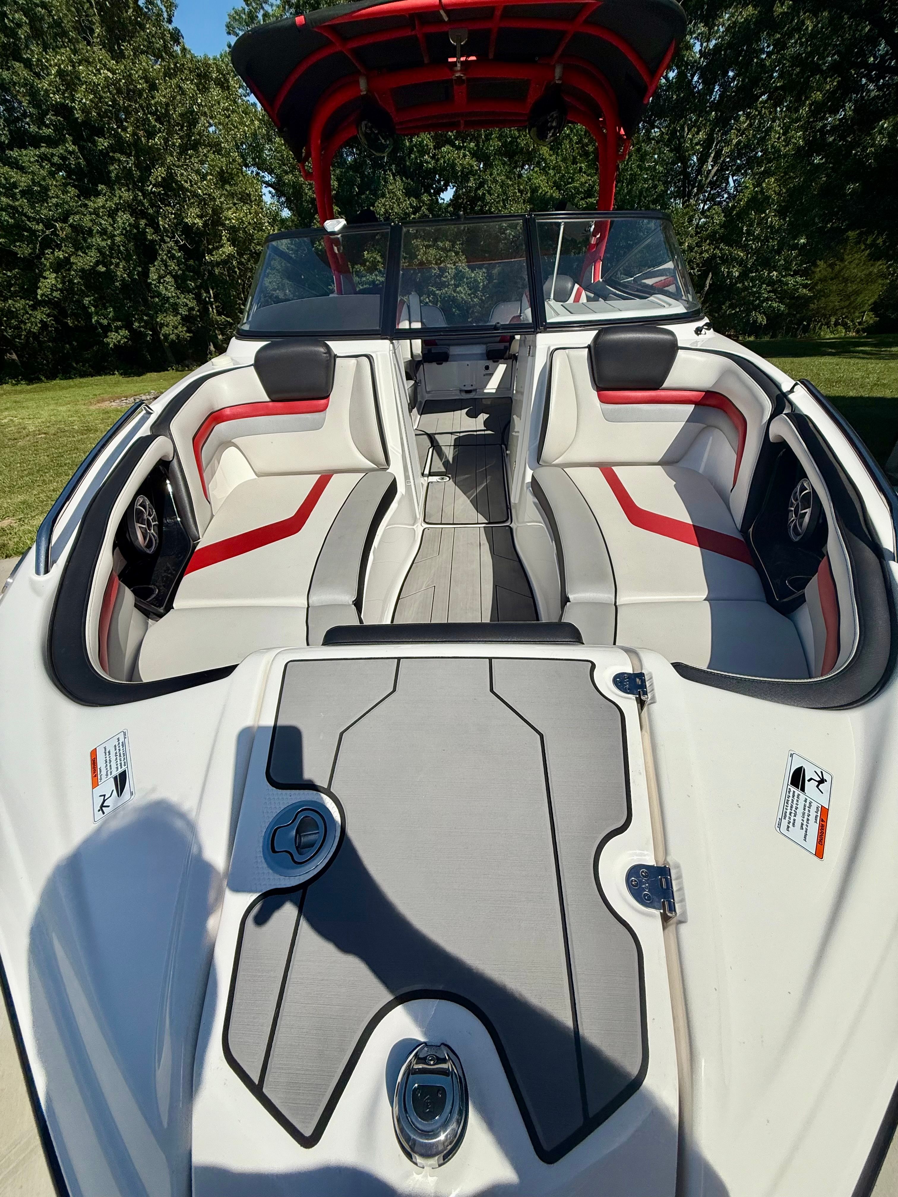 2019 Yamaha Boats 242X E-Series