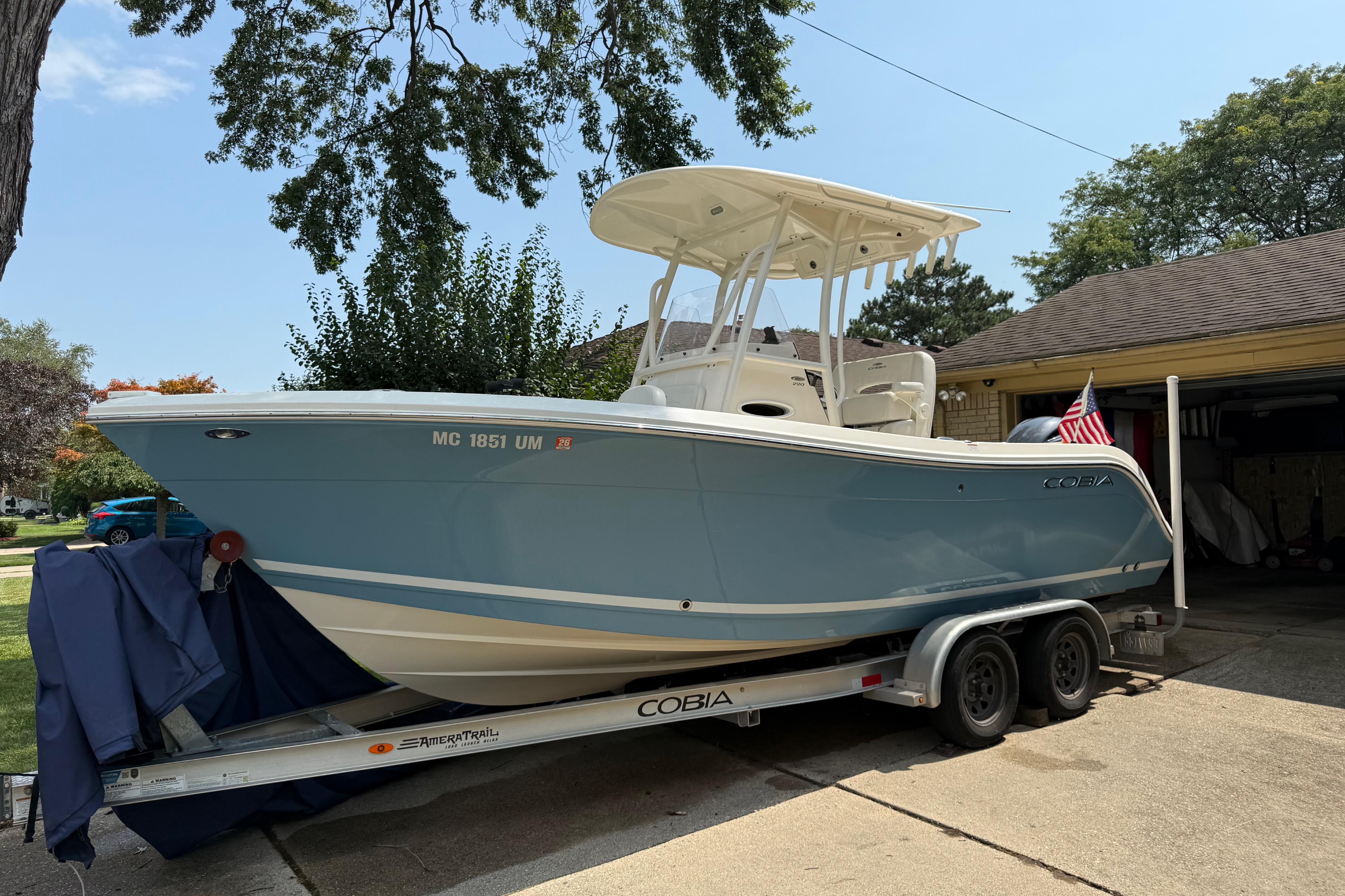 2020 Cobia 220 Center Console
