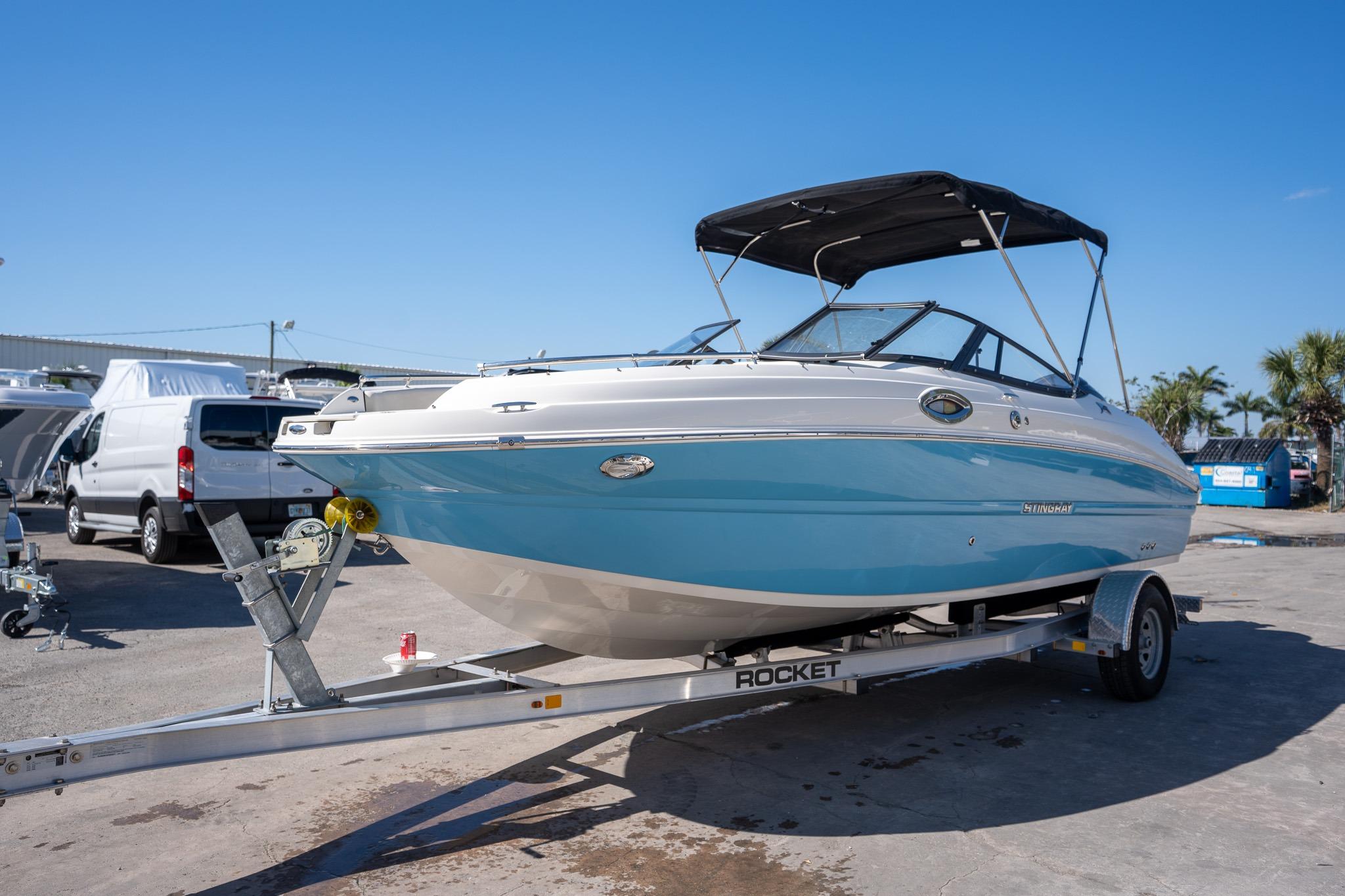 2024 Stingray 211DC