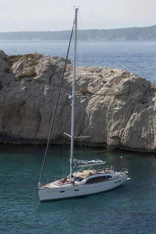 Manufacturer Provided Image: Wauquiez Pilot Saloon 48
