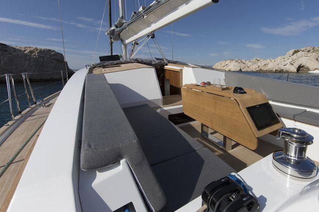 Manufacturer Provided Image: Wauquiez Pilot Saloon 48