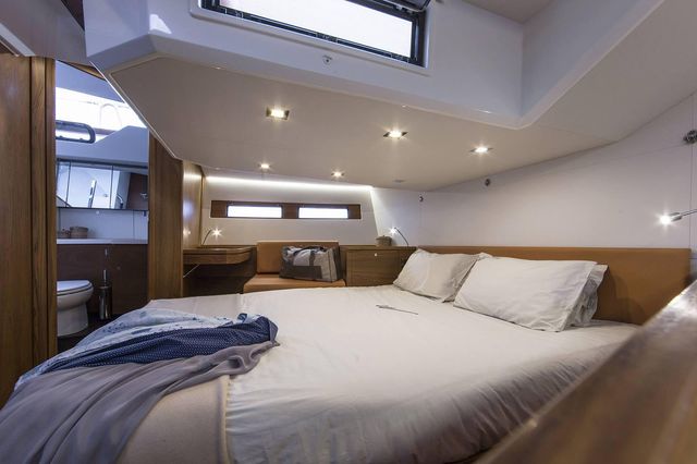 Manufacturer Provided Image: Wauquiez Pilot Saloon 48