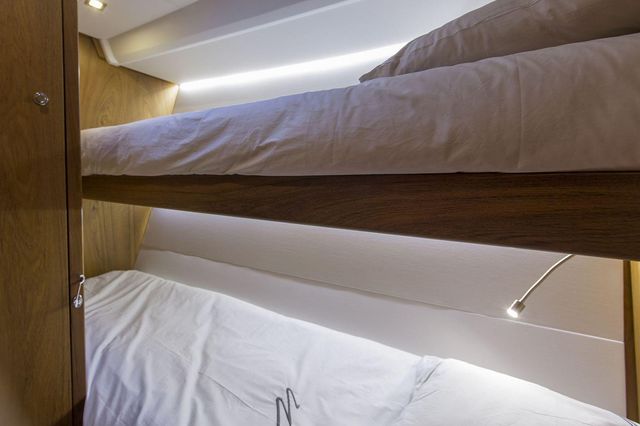 Manufacturer Provided Image: Wauquiez Pilot Saloon 48