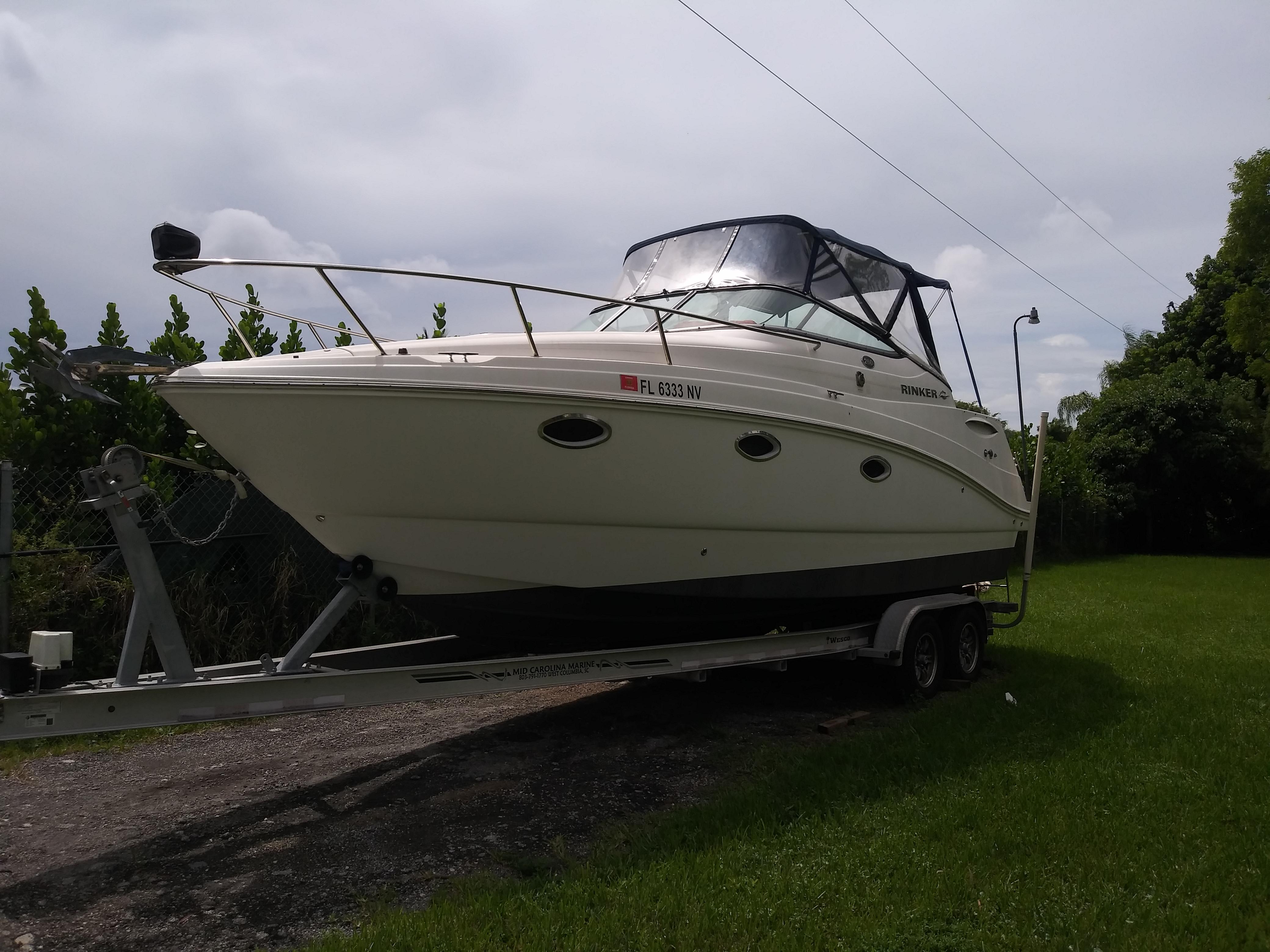 2009 Rinker 260 Express Cruiser