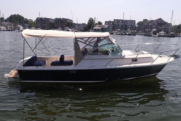 2005 Hunt Yachts Surfhunter 25