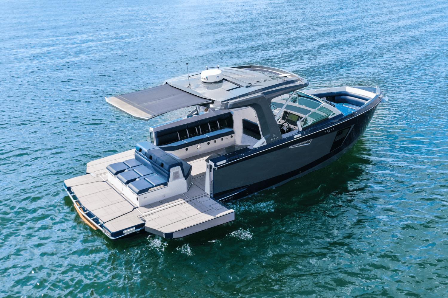 2022 Aviara AV40