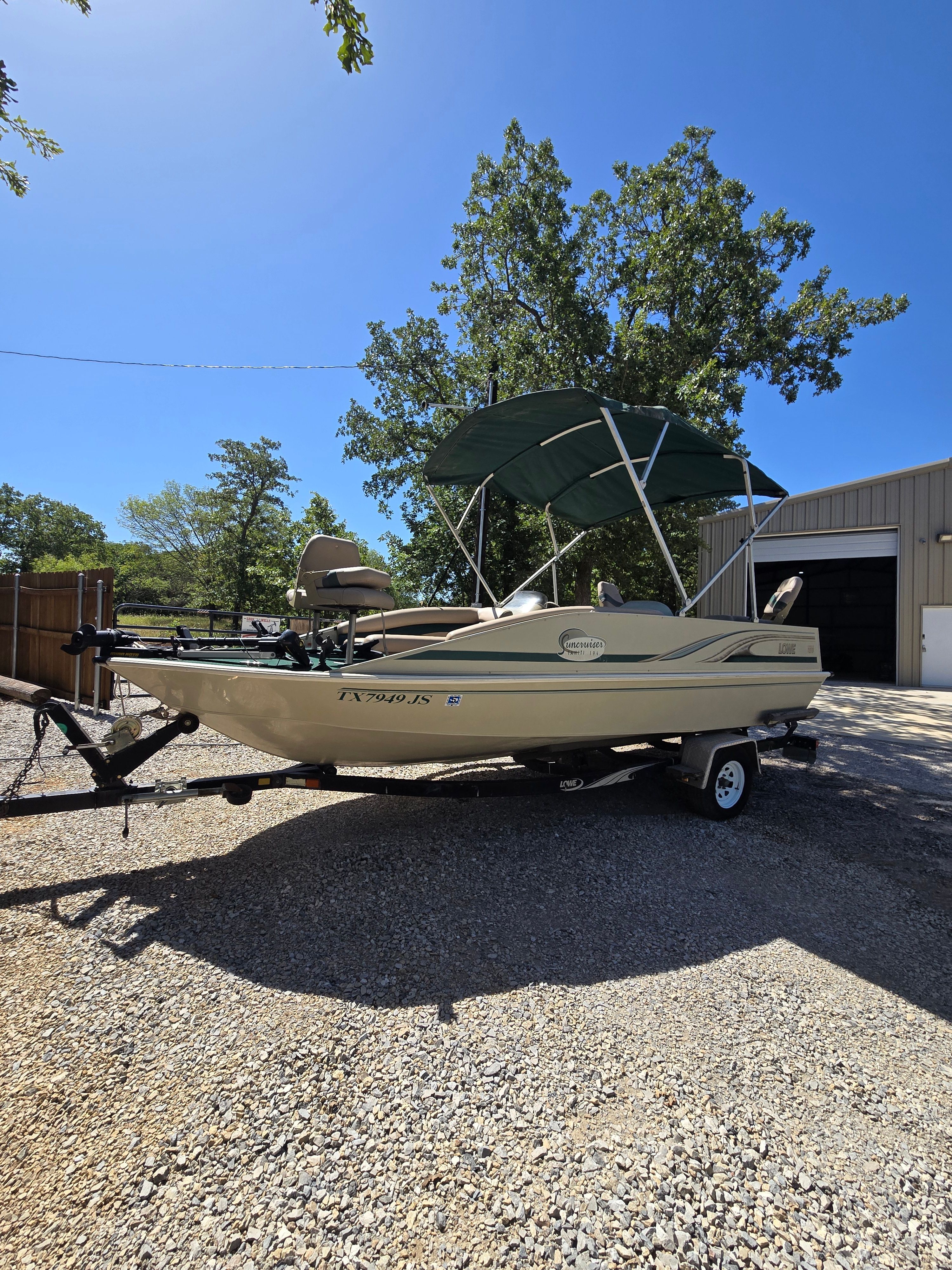 2001 Lowe Tahiti