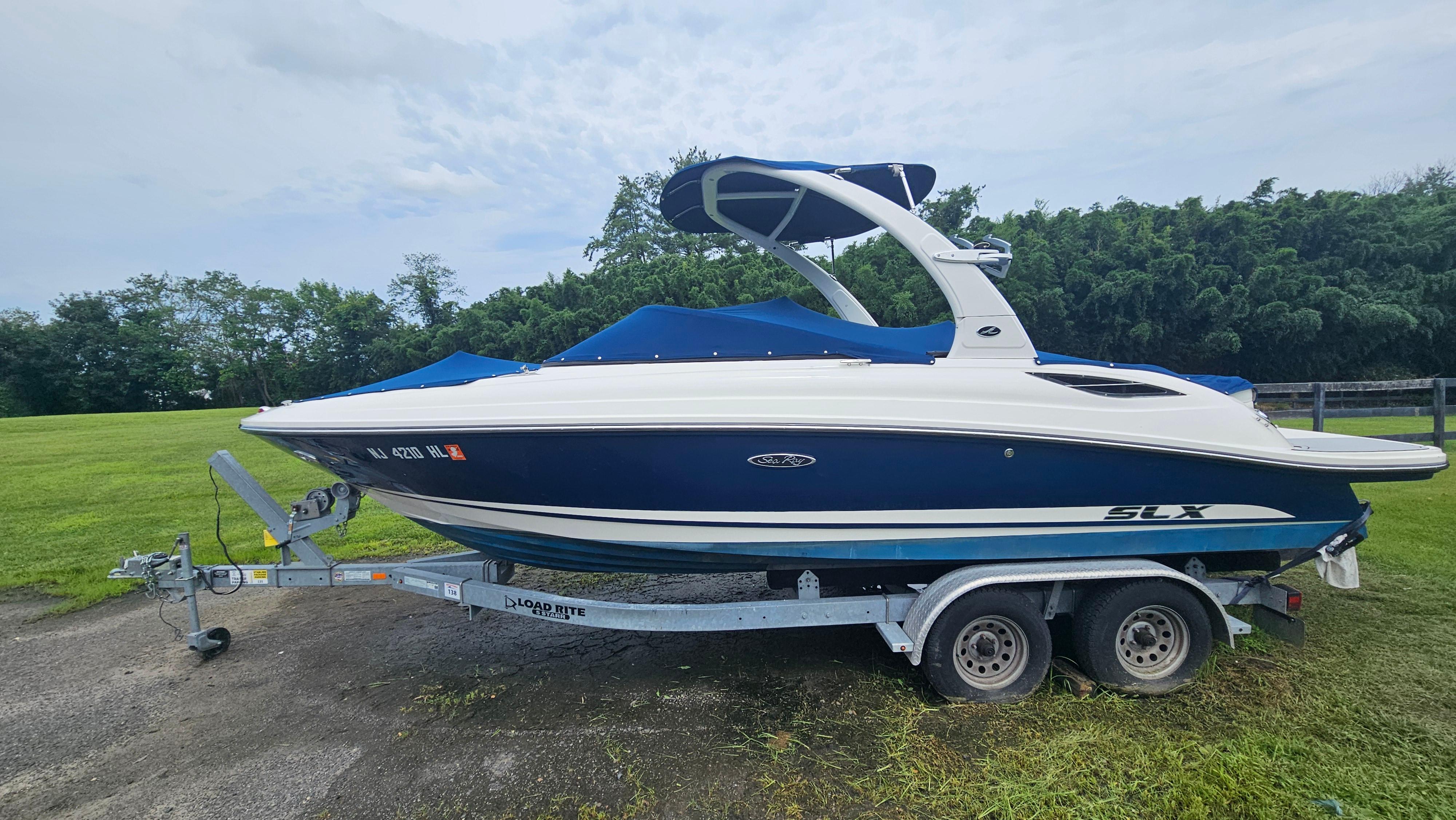 2016 Sea Ray 230 SLX