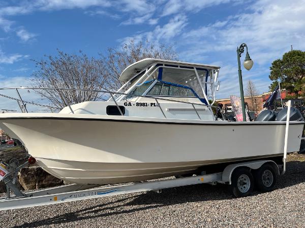 2004 Parker 2510 Deep Vee Walkaround