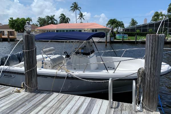 1999 Boston Whaler Outrage 23