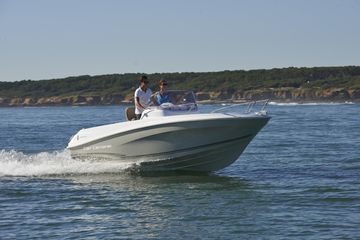 2025 Jeanneau CAP CAMARAT 5.5 CC SERIE 2
