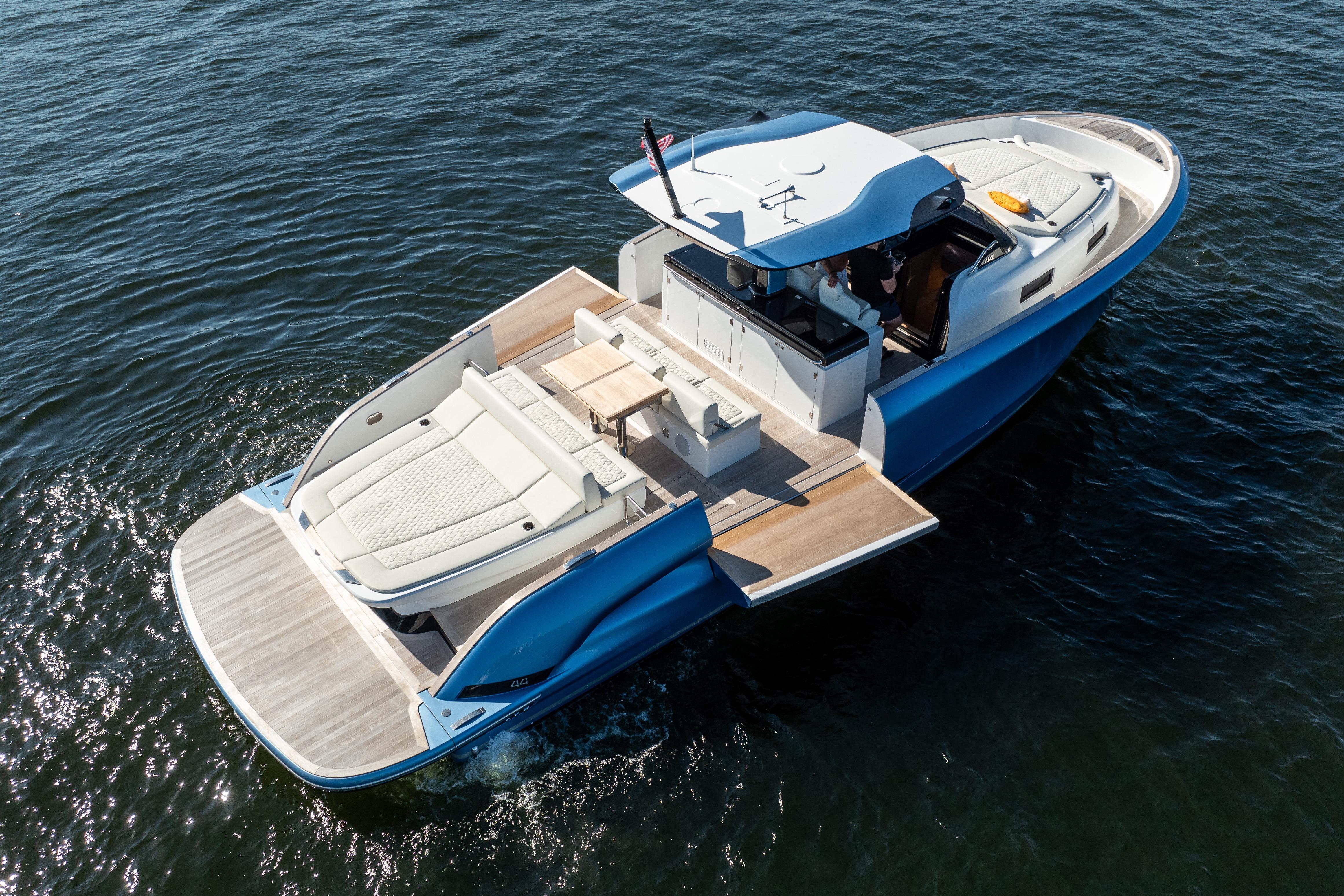 Solaris Power 44 Open 2025 Solaris Power 44 Open yacht on water, featuring sleek design and spacious deck.
