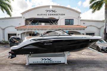 2025 Hurricane SunDeck 235 OB