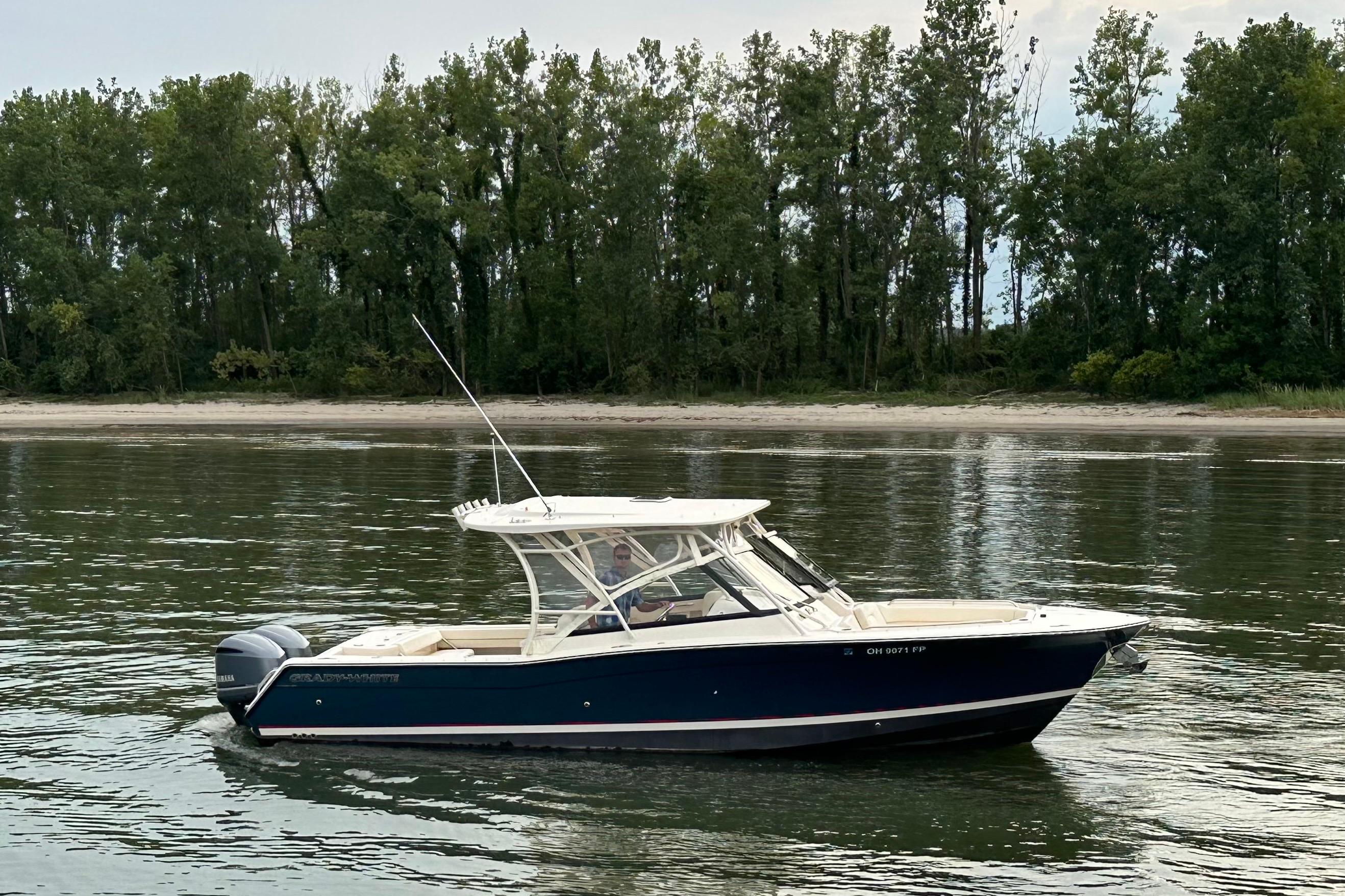 2016 Grady-White Freedom 307
