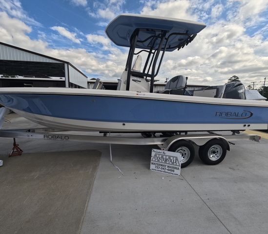 2026 Robalo Cayman 226 In Stock Trailer Included