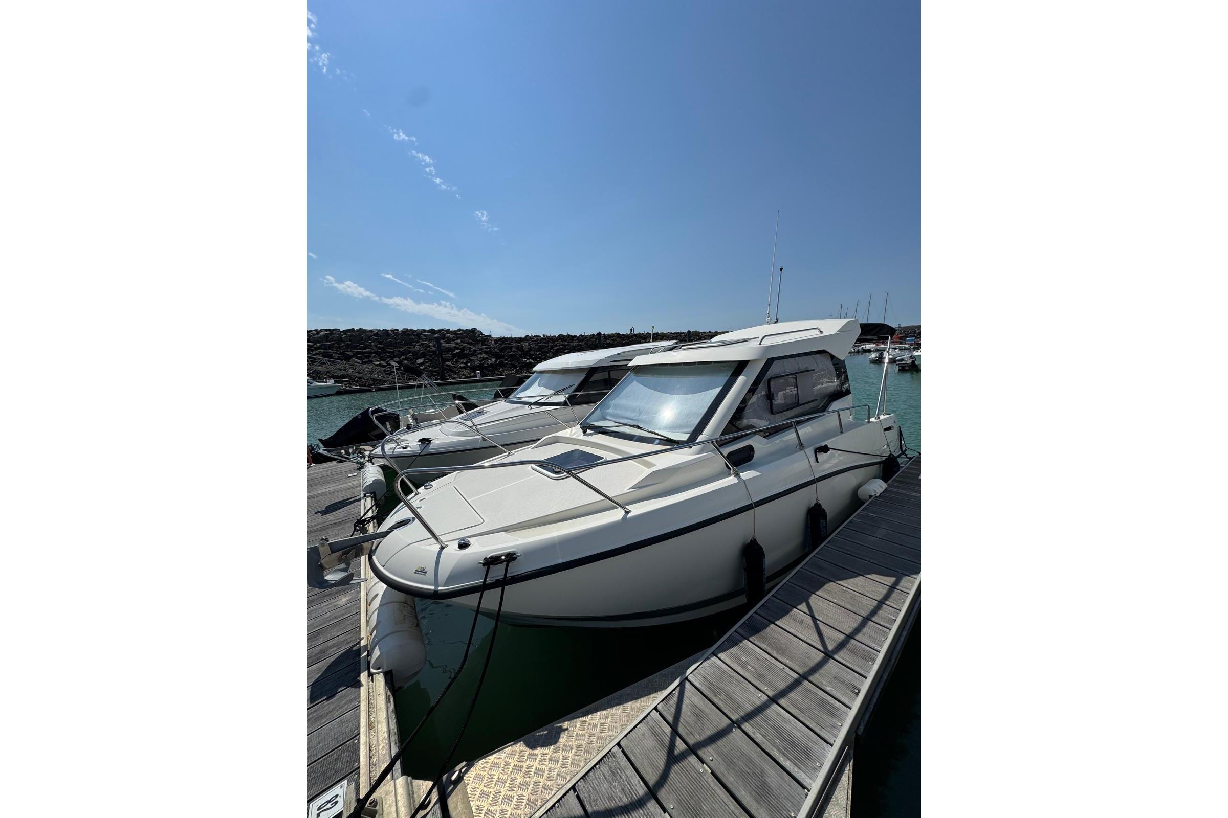 2021 Quicksilver Activ 675 Weekend