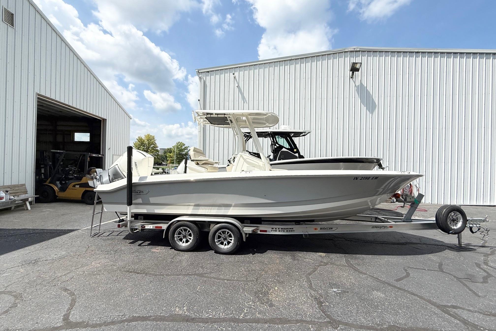 2023 Boston Whaler 250 Dauntless