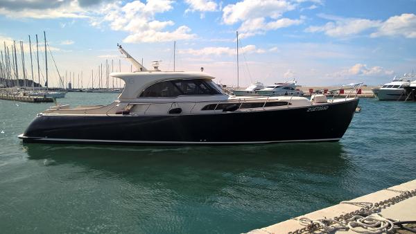 2006 Mochi Craft 51 Dolphin