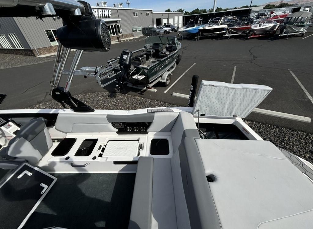 2021 MasterCraft NXT24