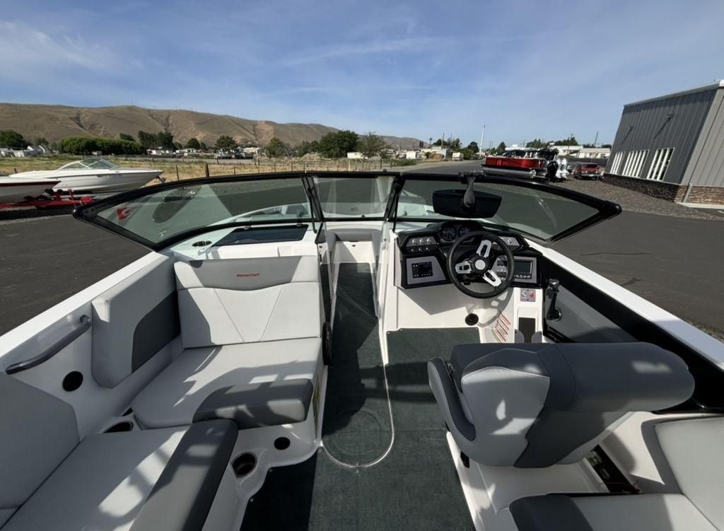 2021 MasterCraft NXT24