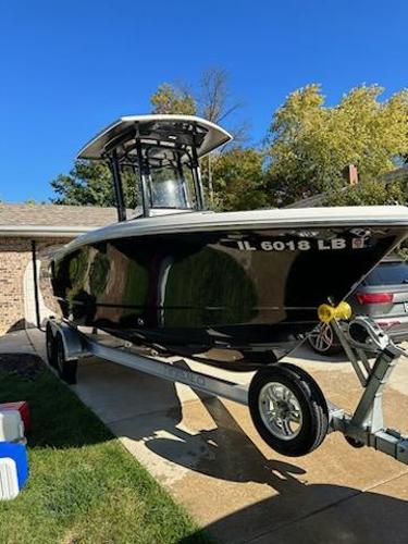 2021 Robalo R230 Center Console