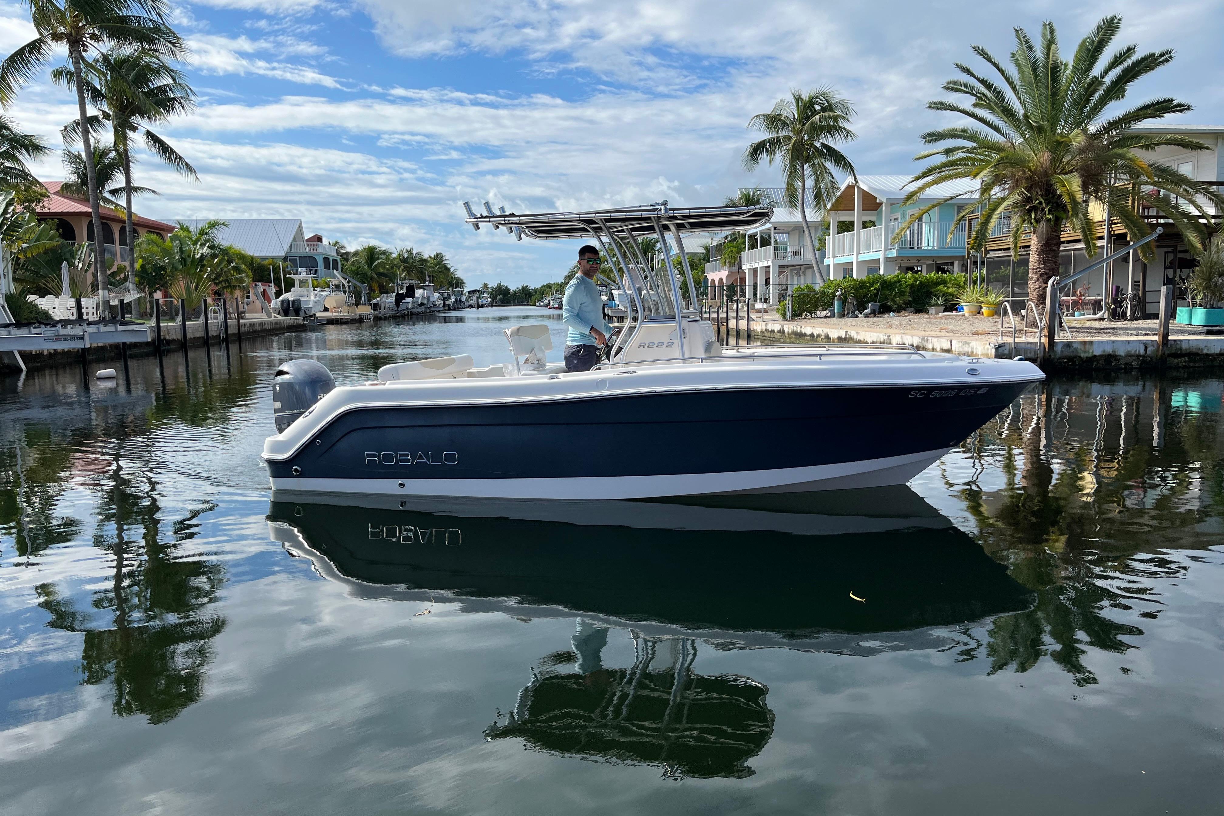 2015 Robalo R222 Center Console