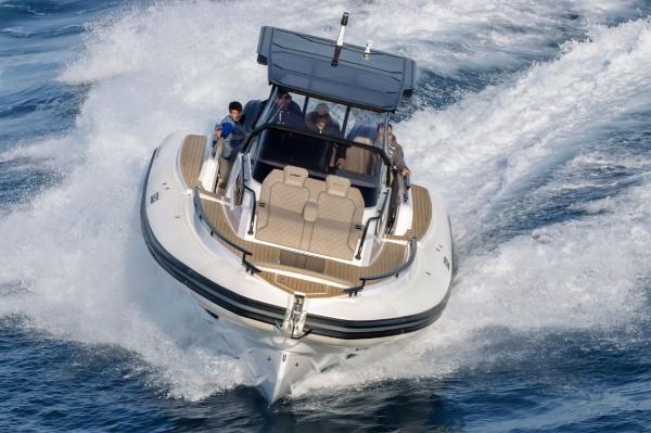 Salpa SOLEIL 42 SALPA SOLEIL 42 – Design sportif & luxe à l’italienne – 3x YAMAHA – Full options