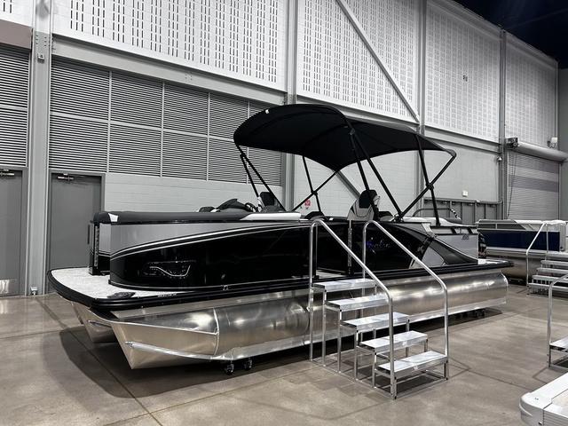 Avalon VLS Quad Lounge 21 FT