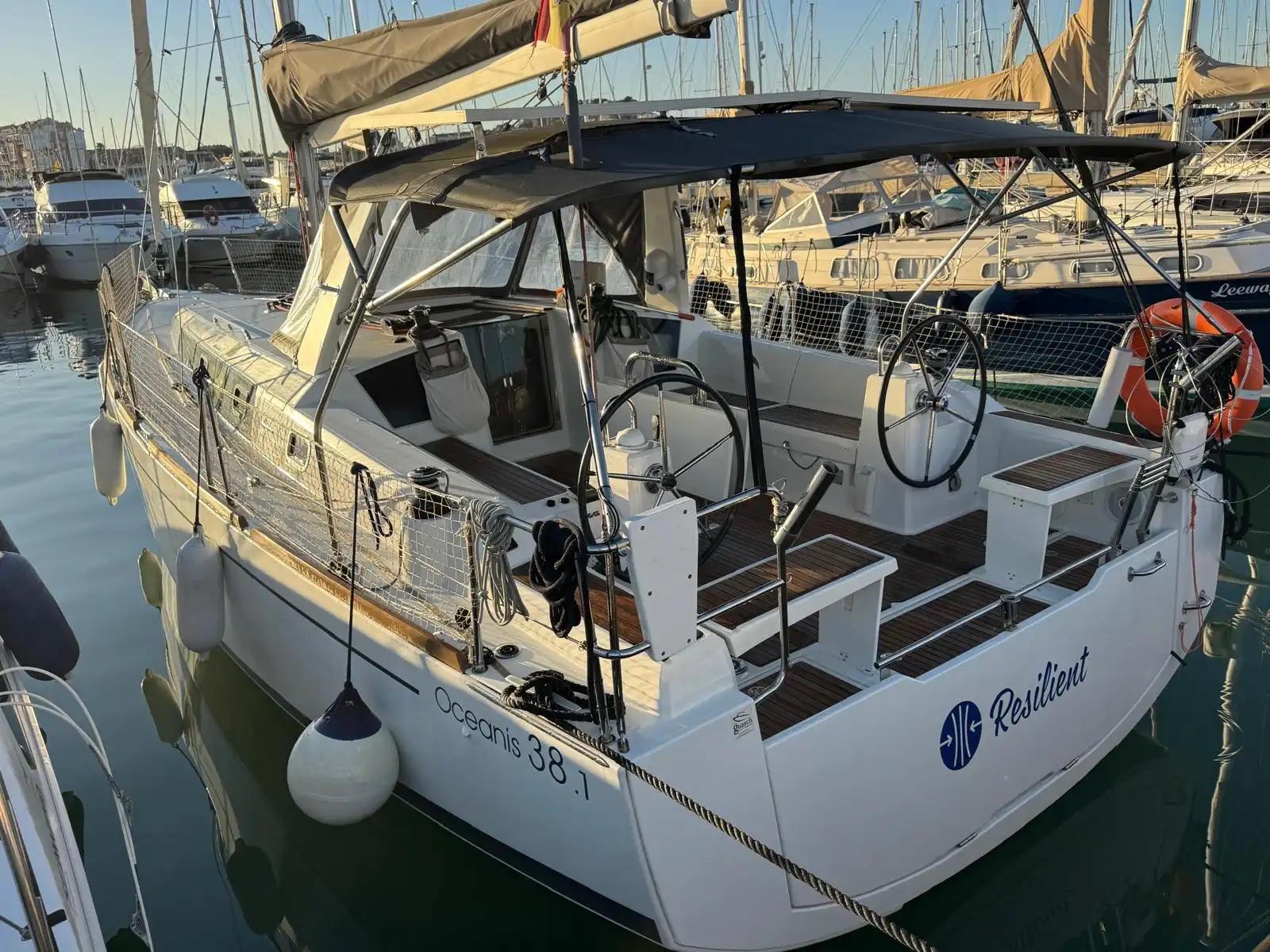 Beneteau Oceanis 38.1