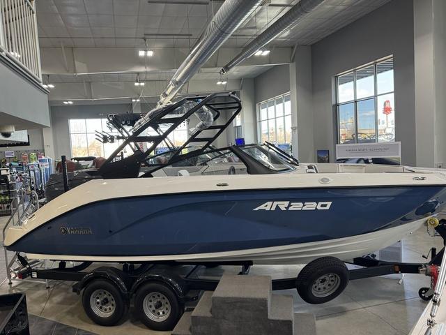 Yamaha Boats AR220