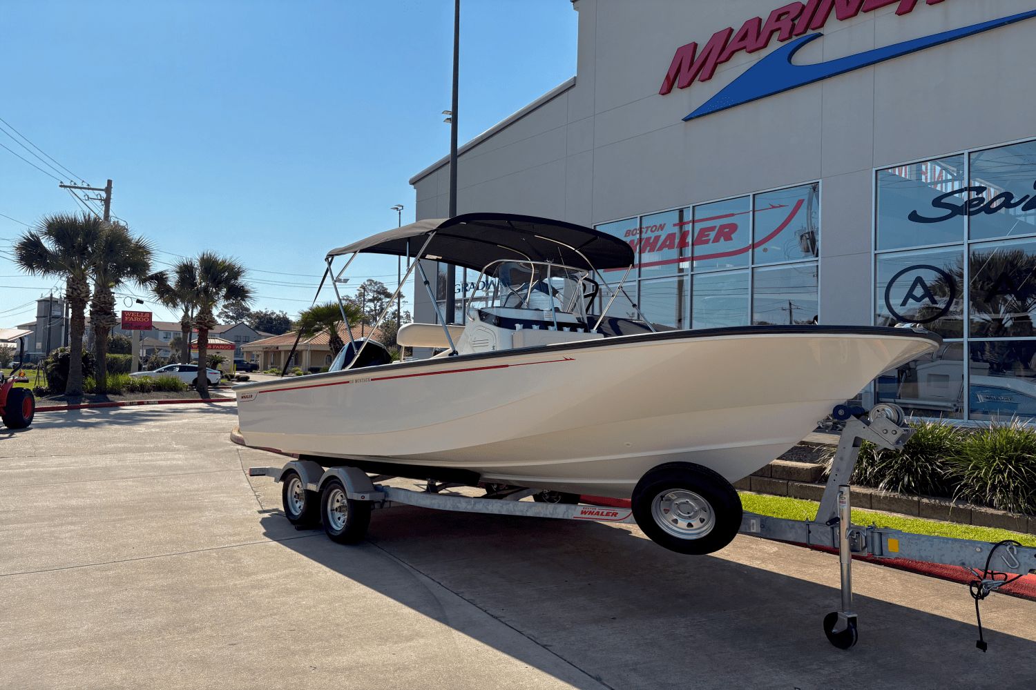 2025 Boston Whaler 210 Montauk
