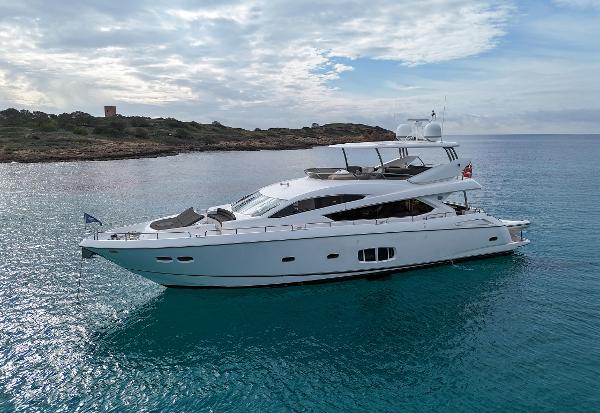 2013 Sunseeker 80 Yacht
