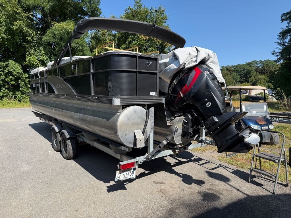2017 Manitou 22 Encore Pro Angler VP