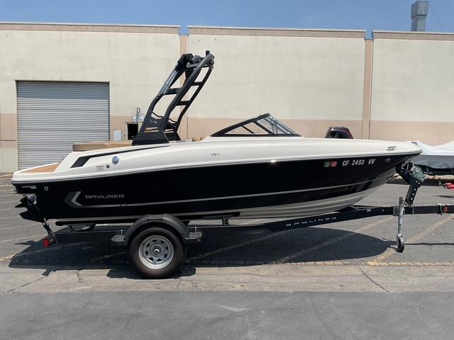 2022 Bayliner VR4 Bowrider I/O