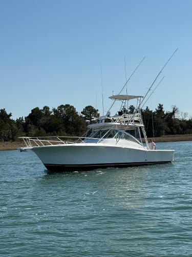 2005 Luhrs 36