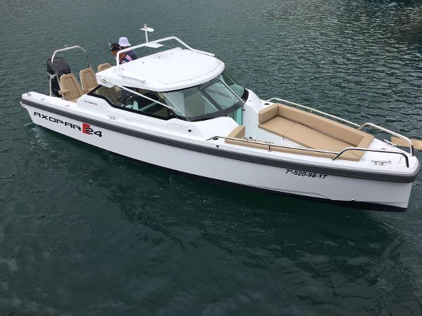 2017 Axopar 24 Hard Top S