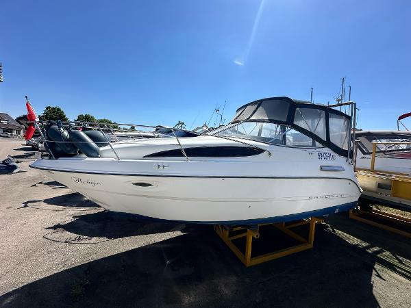 2004 Bayliner 275